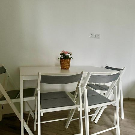 Stylish Schonbrunn Apartments With Free Parking Вена Экстерьер фото