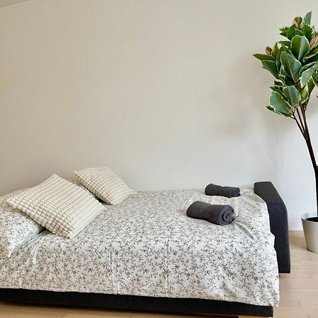 Stylish Schonbrunn Apartments With Free Parking Вена Экстерьер фото