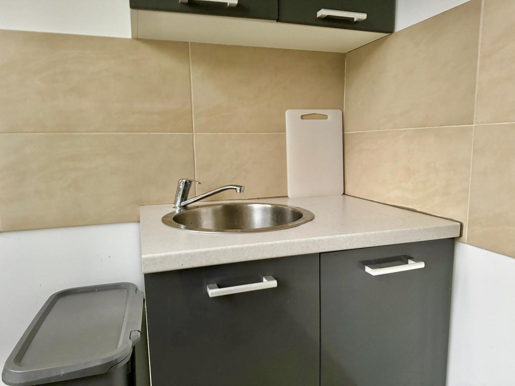 Stylish Schonbrunn Apartments With Free Parking Вена Экстерьер фото