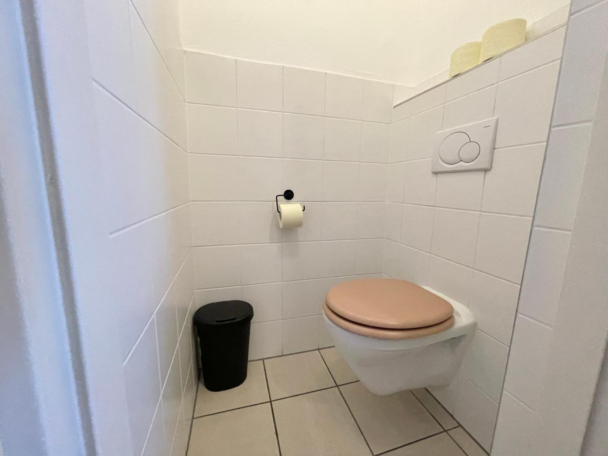 Stylish Schonbrunn Apartments With Free Parking Вена Экстерьер фото